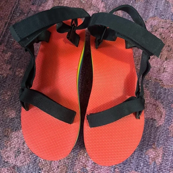 TEVA Universal Flatform in Rainbow Pride - Picture 3 of 4